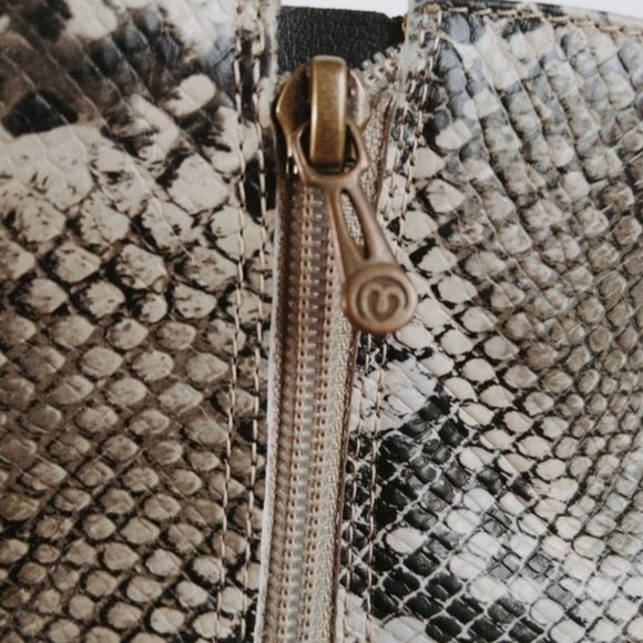 Blondo Womens Boots Que Leather Waterproof Booties Size 6 - Picture 8 of 10